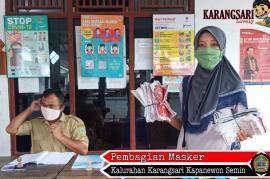 PEMBAGIAN MASKER GRATIS KEPADA SD PAYAMAN II